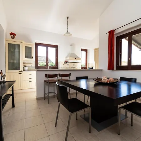 Cariddi - Sunroom, Pool & Garden فيلة *