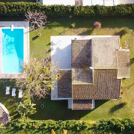 Cariddi - Sunroom, Pool & Garden شيكلي